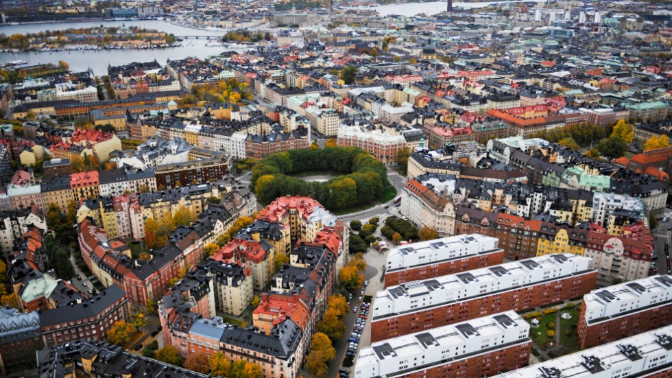 En kvinna som betalade en miljonsumma vid ett skenbyte till en Östermalmslägenhet har inte rätt att få pengarna tillbaka. Här är Östermalm sett från luften. Arkivbild.