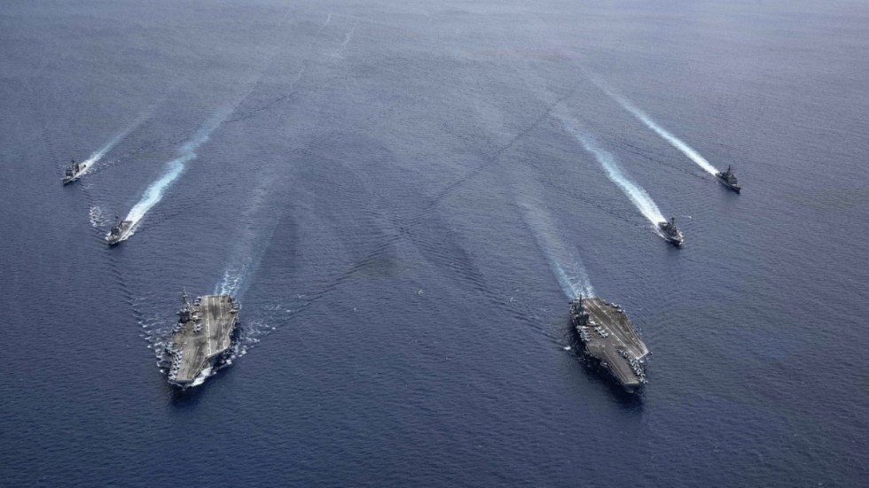 Amerikanska örlogsfartyg, däribland USS Ronald Reagan, i Sydkinesiska sjön. Bilden är från ett tidigare tillfälle. Arkivbild.