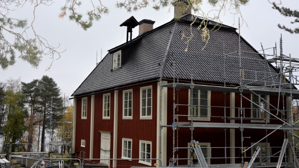 Den utvändiga renoveringen av rådhuskopian är nu klar och nästa steg är att fundera över vilken användning huset ska ha i framtiden.