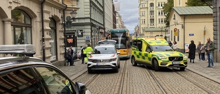 Kollision mellan spårvagn och bil – orsakade stopp i trafiken