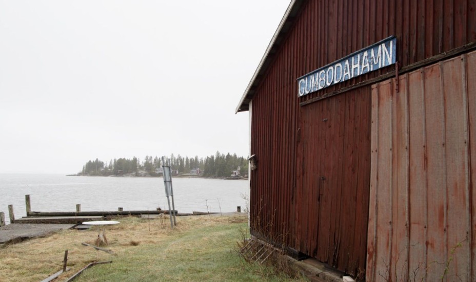 Vid Gumboda Hamn vill länsstyrelsen att det generella strandskyddet ska utvidgas till att omfatta omkring 200 meter på land och 200 meter i vattnet.