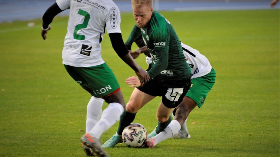 Linus Sjöberg gjorde ett fantastiskt 2-0-mål, men blev bryskt behandlad emellanåt.