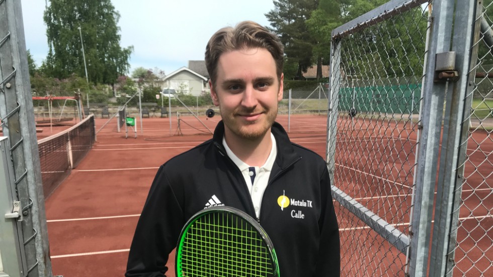 Calle Fröjd-Carlsson är Motala tennisklubbs nye klubbchef. Han berättar att även tennisen fått ett lyft tack vare padelboomen. Nu ska också tennisen ta efter padeln, i höst startas seriespel inomhus.