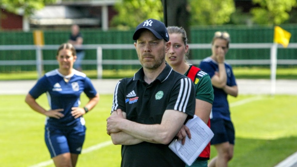 ESK-tränaren Mattias Hemlin var besviken efter premiären.