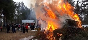 Många firade valborg och njöt av samvaron         