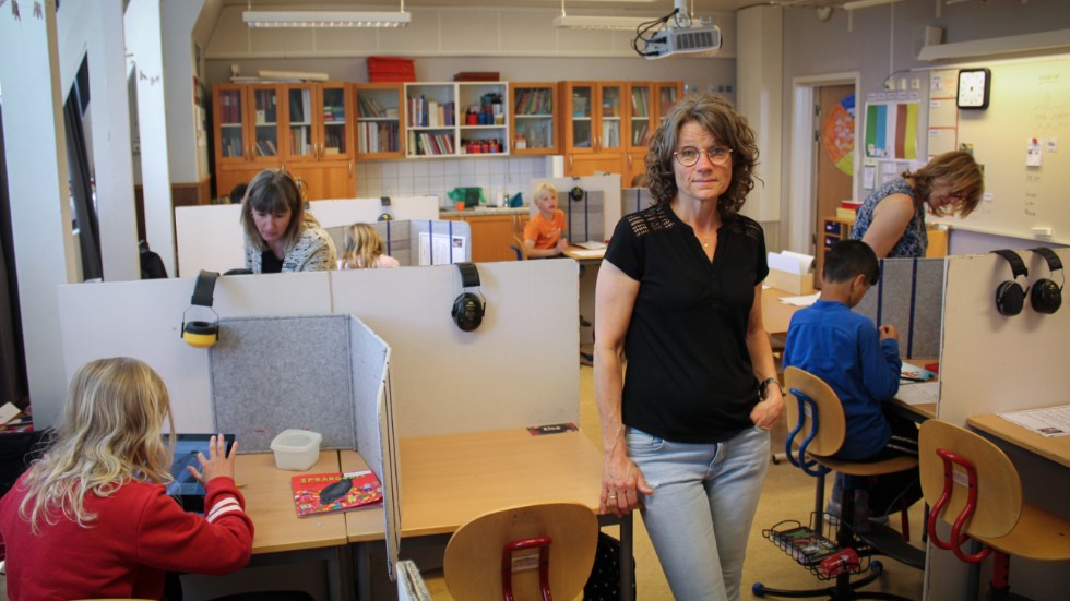 Jelina Olson, lärare i klass 2B har växlat från en mer traditionell klassrumsmodell och märker en tydlig skillnad i arbetsro. Nu behöver elever som störs, eller känner att de stör, inte längre lämna klassrummet.