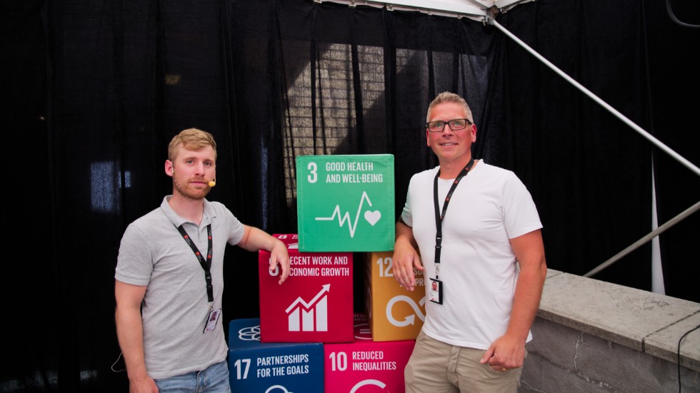 Jonatan Levin (vänster) och Simon Hoffman (höger) höll i seminariet under torsdagen på Almedalsveckan. De är drivande i projektet om PM10-nivåerna.