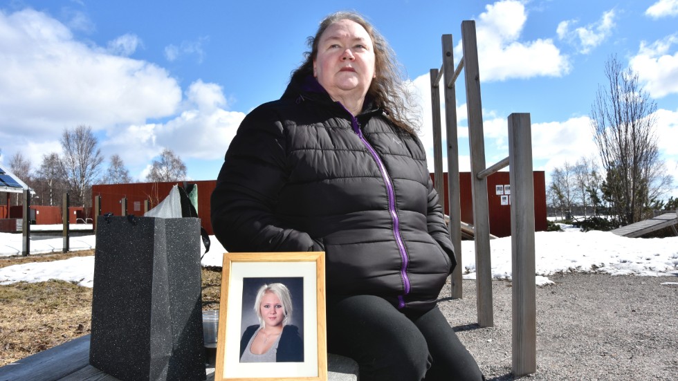 "Vi var en helt vanlig familj med tre barn. Vi reste och gjorde saker tillsammans som vilken familj som helst. Det går inte att säga att ”det här händer inte mig”, ”det här händer inte vår familj”. Det som hände oss händer och kan hända i alla familjer" säger Kristina Karlsson.