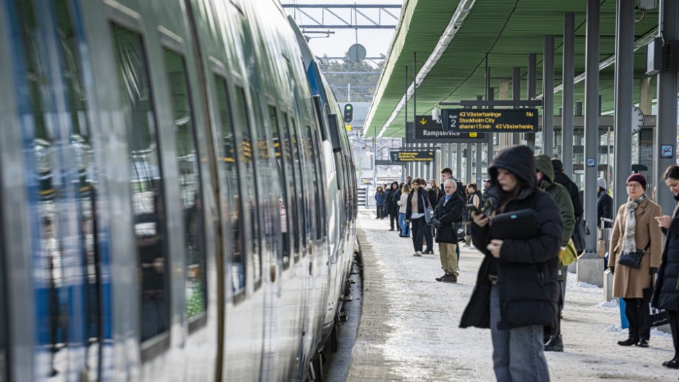Under torsdagen har pendeltågen i Stockholm rullat på utan större störningar, enligt SL.