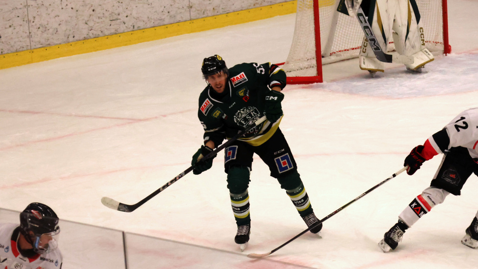 ESK Hockey tog årets första vinst mot Kalix.