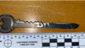 15-åring bar kniv på skolan– maskerad till nyckel 