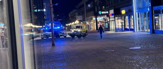 Kvinna misshandlad i centrala Linköping – förd till sjukhus