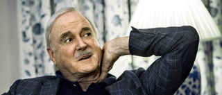 John Cleese till Sverige i vår