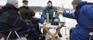 Folkfest vid fiskepremiären i Vitsjön