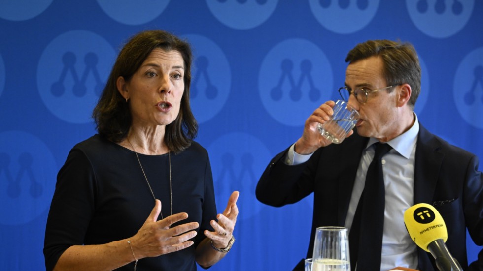 Karin Enström presenterades som Moderaternas nya partisekreterare under en pressträff på onsdagen. Partiledaren och statsministern Ulf Kristersson till höger.