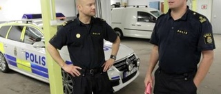 Många mil för poliser efter flytt