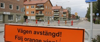 Arbetet på Tegelbruksgatan försenat – nu stängs Kyrkogatan av