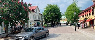 Ingen biltrafik vid Trosa torg under sommaren