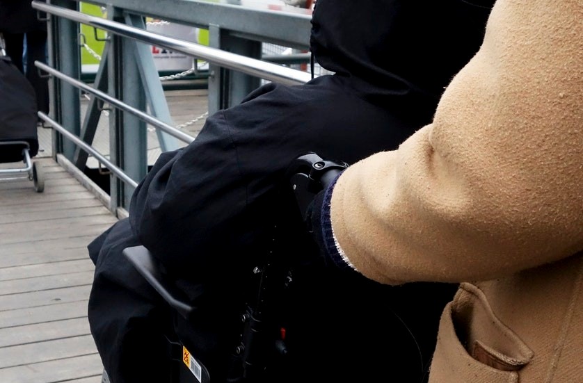 Jokkmokks kommun har beslutat om dispens för 24-timmarsarbete inom personlig assistens gällande ett arbetslag.