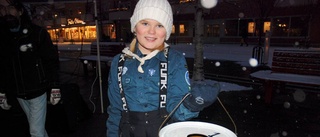 Emilia kom med Fredsljuset från Betlehem