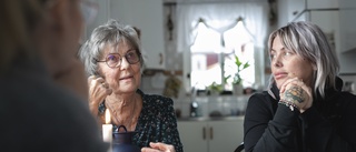 Märta och farmor Elsie vill göra kvinnors röster hörda