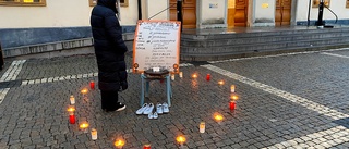 Gömda kvinnor manifesterade på Stora torget: "Från socialtjänsten fick jag ingen hjälp"