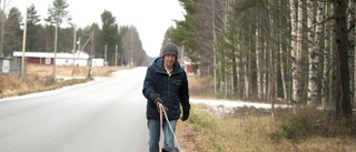 Polisen söker två yngre män efter överfallet