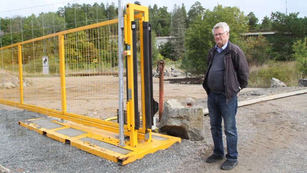 Östra Södermanlands järnväg har satt upp en grind vid infarten till Läggesta nedre station men hade inte hunnit ta den i bruk före inbrottet. Tage Nordin är fastighetsansvarig på Museijärnvägen.