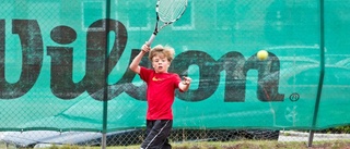 Kompisar i både skola och tennis