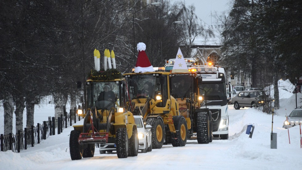 Transportprogrammets luciatåg innehöll naturligtvis alla de traditionella rollerna: lucia, tomte, stjärngosse, Rudolf och tärnor. 