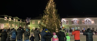 Julen dansades ut på Rådhustorget