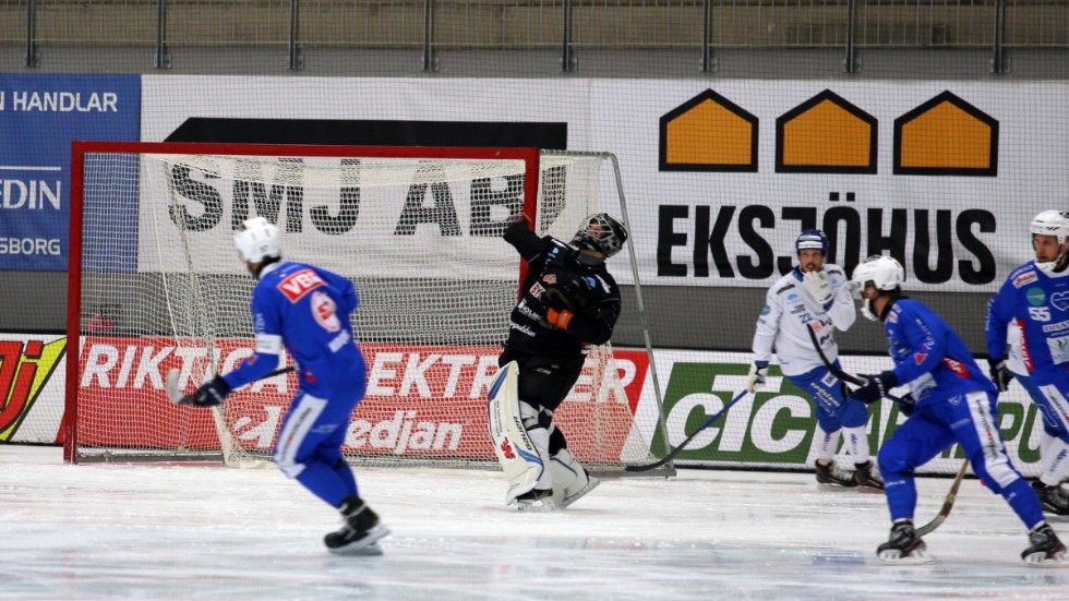 IFK Motalas målvakt Jussi Aaltonen kan komma att få göra ett och annat utkast mot Vetlanda på onsdag. På måndagskvällen tränade IFK-laget igen efter helgen. Det är en viktig vecka som väntar.