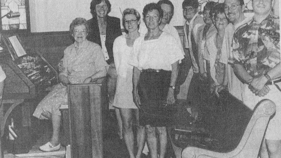 1991 när personalen i Norrfjärdens församling besökte Wisconsin fanns Mildred Carlson på plats i Augustanakyrkan för att spela och sjunga.