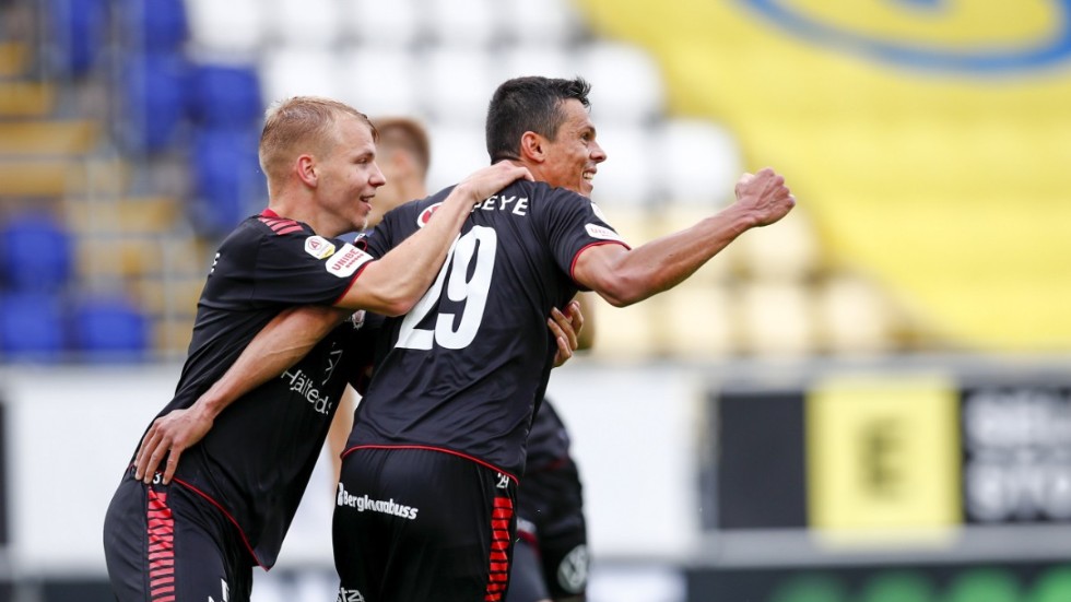 Kalmar segerjublar. Nanne Bergstrands manskap har fått en kanonstart på årets säsong.