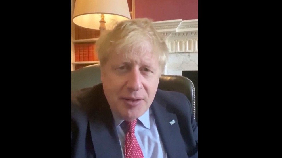 Storbritanniens Boris Johnson lovar mer coronatester. Johnson, som själv har testat positivt för viruset och som befinner sig i karantän, gav löftet via en videolänk.