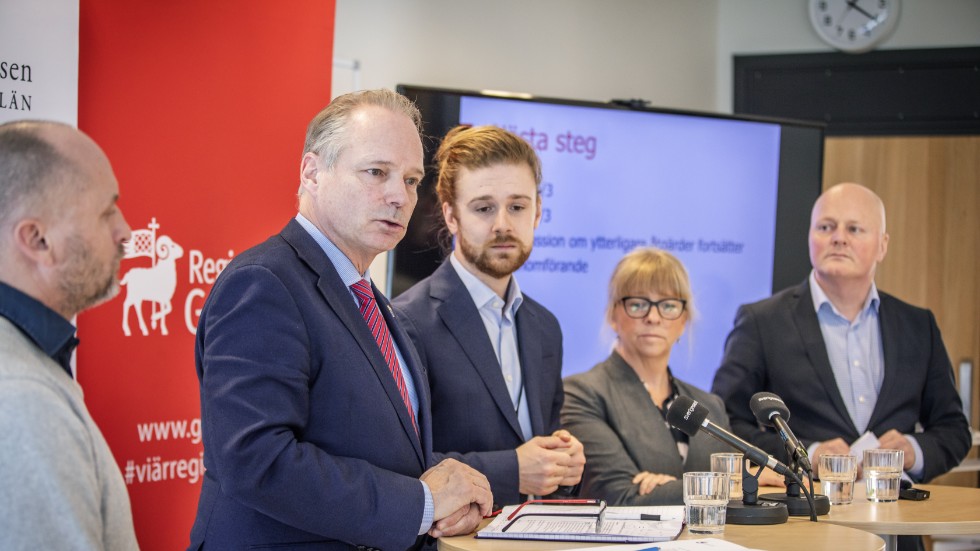 Med på presskonferensen var representanter från länsstyrelsen och Region Gotland.