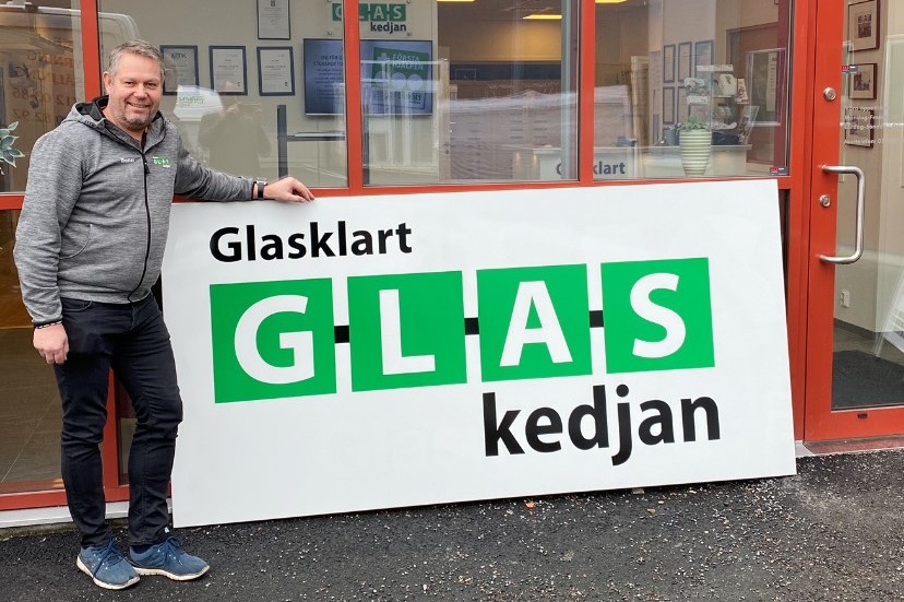 Thomas Jakobsson har drivit och ägt Uppsalaföretaget Glasklart i över 20 år. Nu är det sålt till marknadsjätten Ryds glas.
