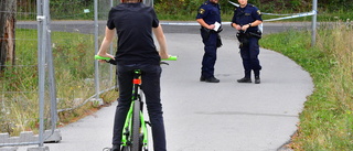 Tonårspojke knivskars vid skola – opererad