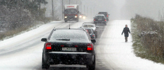 Efter snön – halt på vägarna • Bilist: "Stanna hemma om dubbdäcken inte är på!"