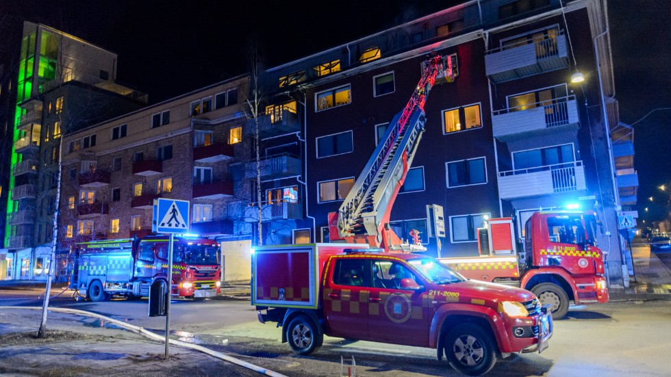"Räddningstjänsten gjorde ett kanonjobb som fick stopp på det där", säger fastighetsägaren Peter Oskarsson. 