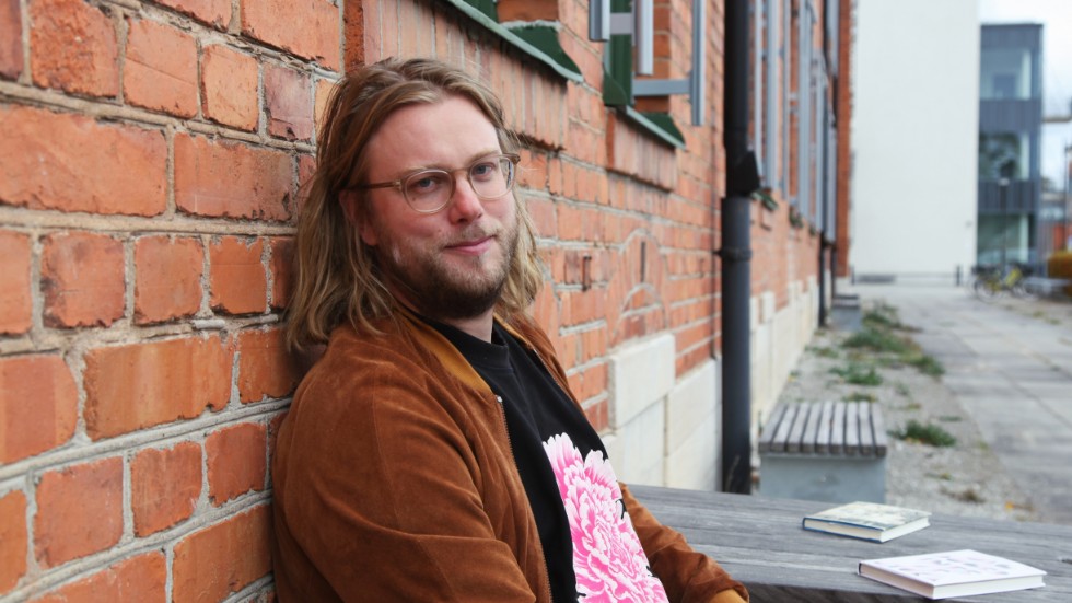 Oscar Lindster (S), ordförande för kultur- och fritidsberedningen, hoppas att det inte ska dröja ytterligare ett år innan de nya reglerna kan införas.