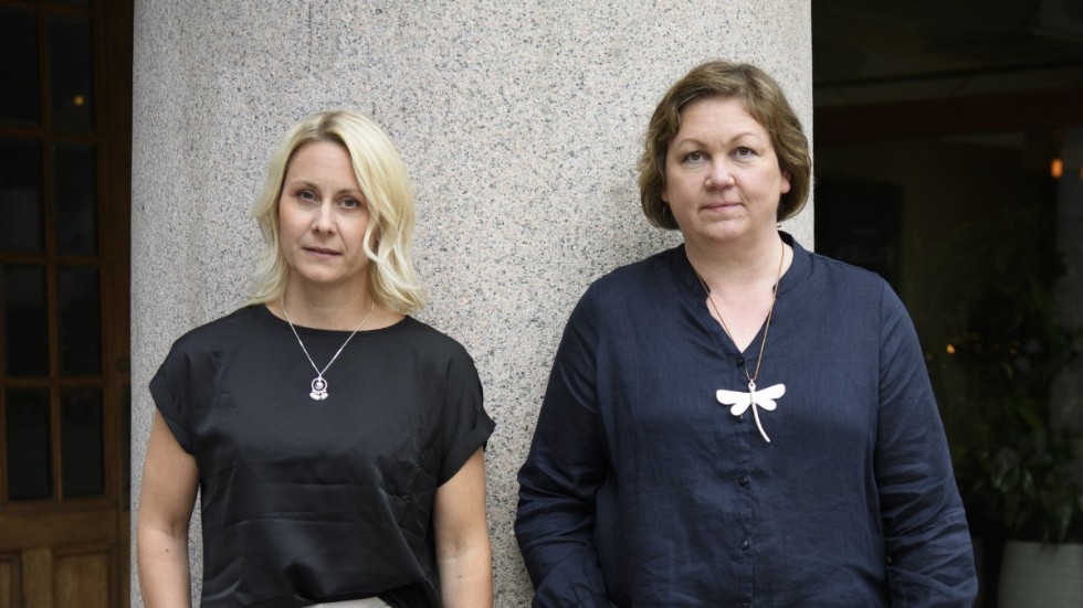 Jennie Lundgren bor i Kalix och Ulrika Lundgren Lindmark i Gällivare. Att de båda bor i glesbygd har varit avgörande för berättelsen, tror de.