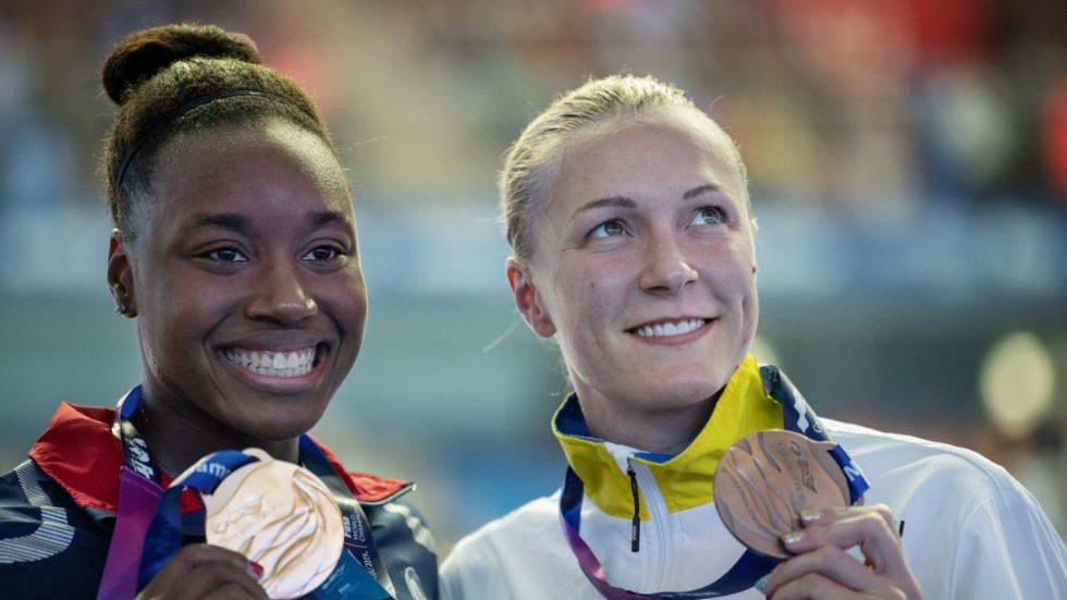 Simone Manuel och Sarah Sjöström under sim-VM i Gwangju 2019.