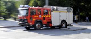 Husvagn utbränd vid industriområde