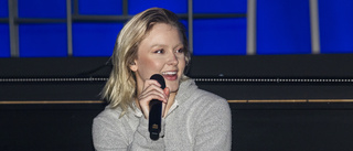 Zara Larsson sjunger med symfoniorkester