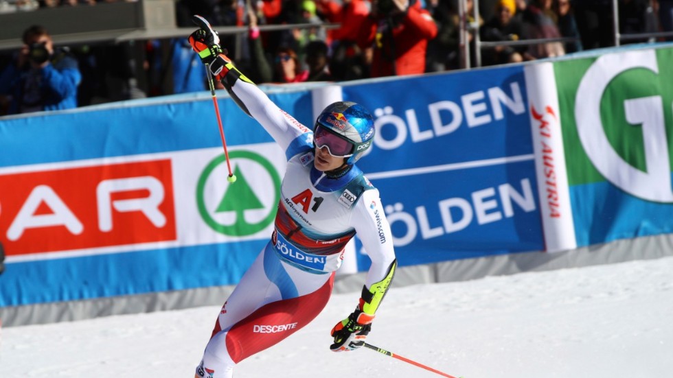 Marco Odermatt vann den alpina världscuppremiären, i storslalom, i Sölden.
