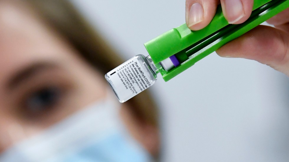 Biverkningen har noterats bland personer som fått så kallade mRNA-vaccin, som Pfizer och Moderna tillhör. Genrebild.