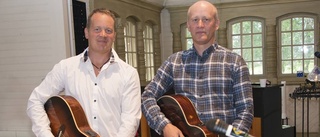 Tommy och Stefan bjöd på avslappnad kyrkokonsert