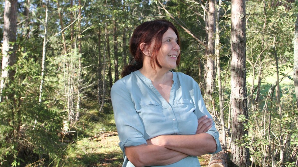 "Jag lever efter devisen att antingen sitter man i soffan och gnäller eller så försöker man göra något själv. När kriget bröt ut i Bosnien reagerade inte folk. Jag var i Kroatien när det bröt ut och tänkte att jag får väl bli krigskorre", säger Johanne Hildebrandt.