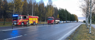 Trafikolycka med flera fordon på E4 i centrala Skellefteå – en person till sjukhus